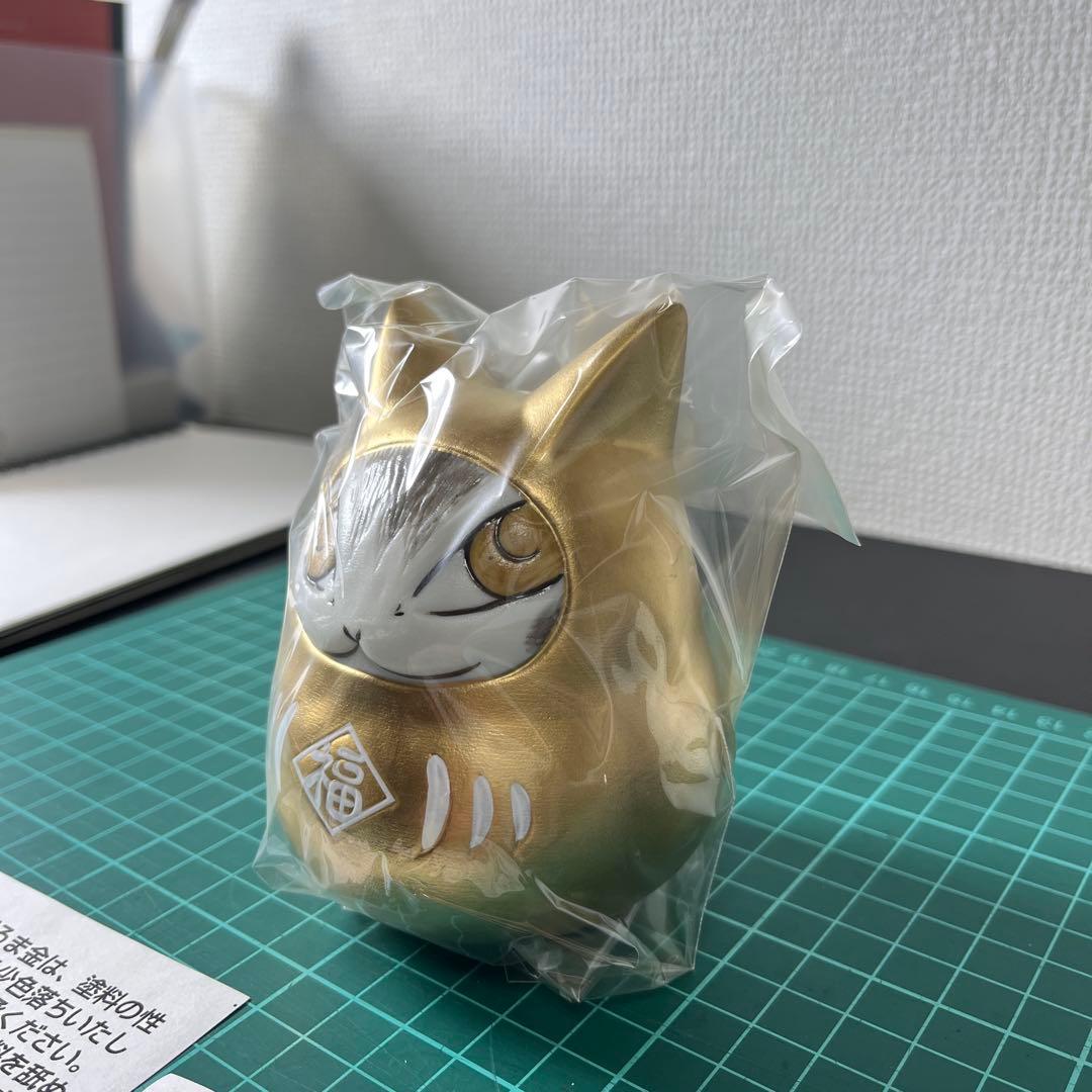 わちふぃーるど　手塗り　猫ダルマ　金