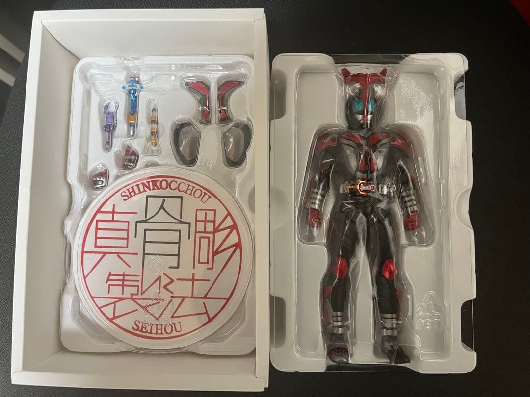 SHFiguarts 真骨彫製法 仮面ライダーカブト ハイパーフォーム 10th