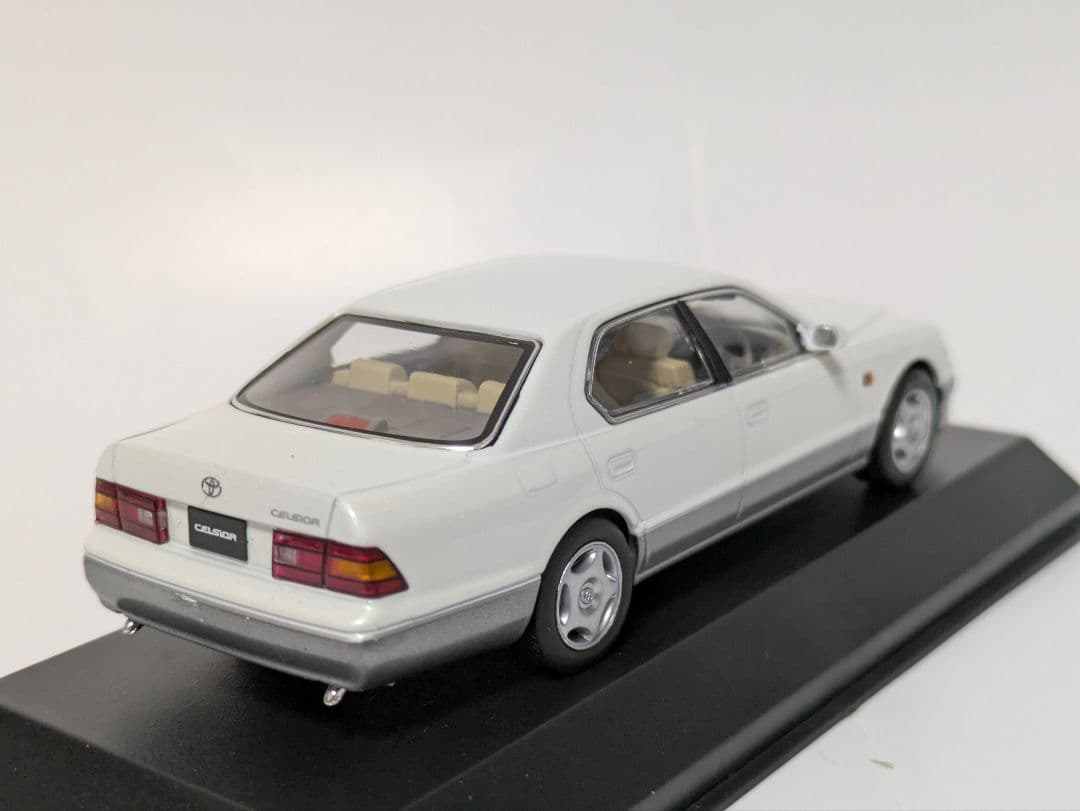 京商 1/43 トヨタ セルシオ UCF21