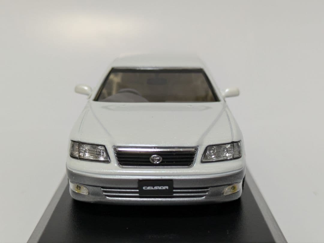 京商 1/43 トヨタ セルシオ UCF21