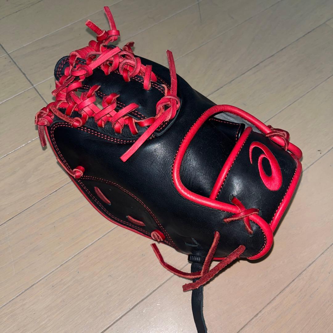 ASICS 軟式トレーニング　グローブ ブラック/レッド
