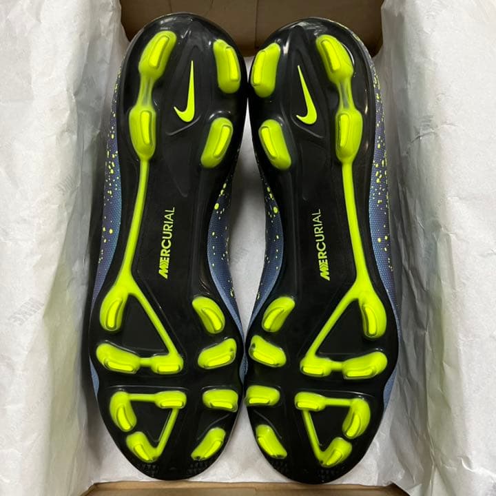 27 サッカースパイク ナイキ マーキュリアル ヴェイパー 10 HG-V