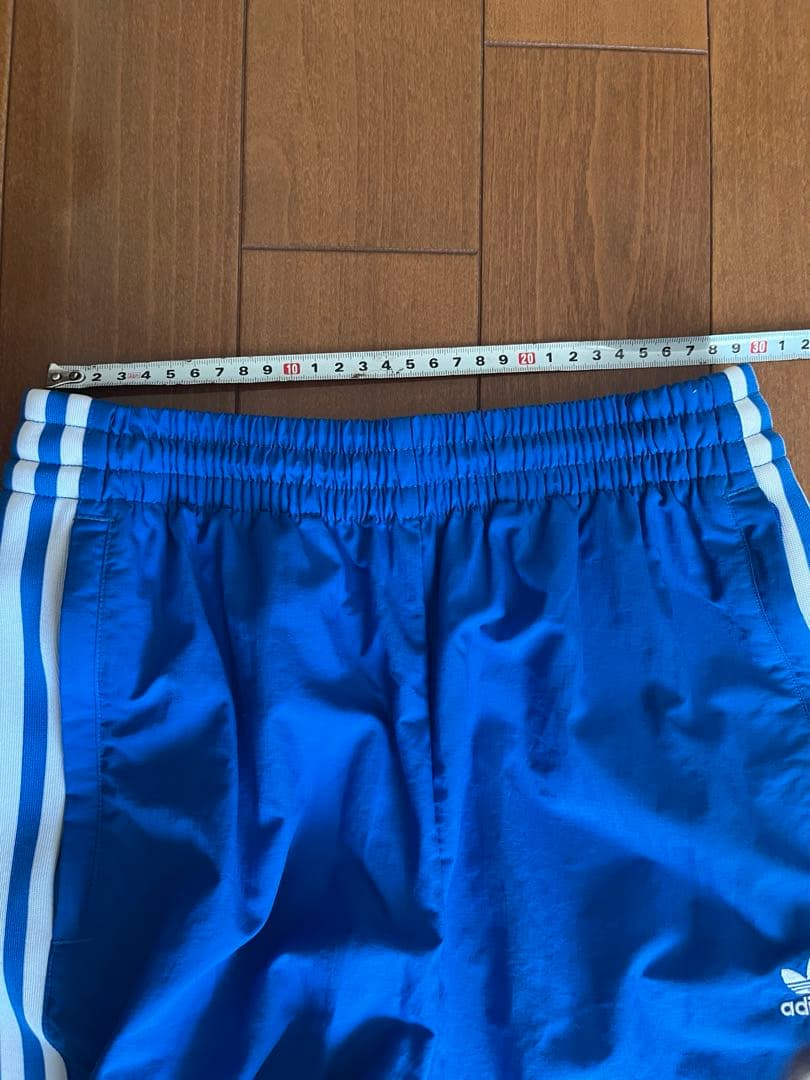 adidas トレーニングパンツ　レディースLサイズ ３本ライン　ナイロンパンツ