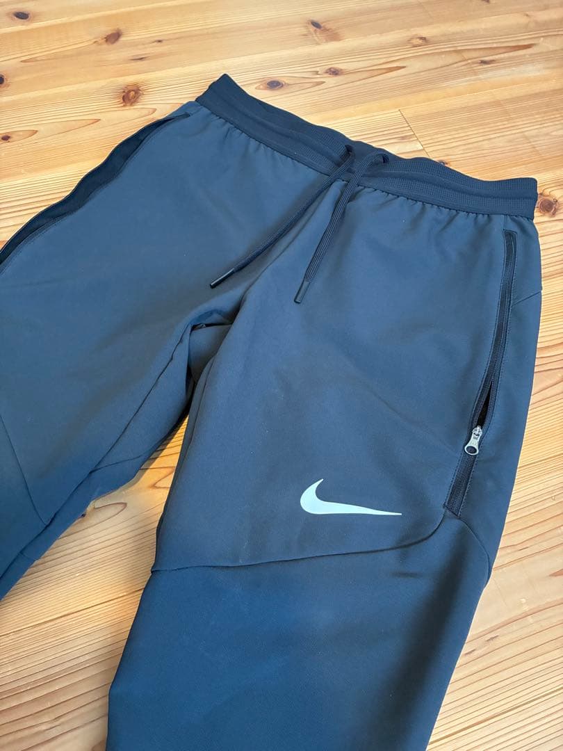 nikepro ウィンタライズド上下セット mサイズ