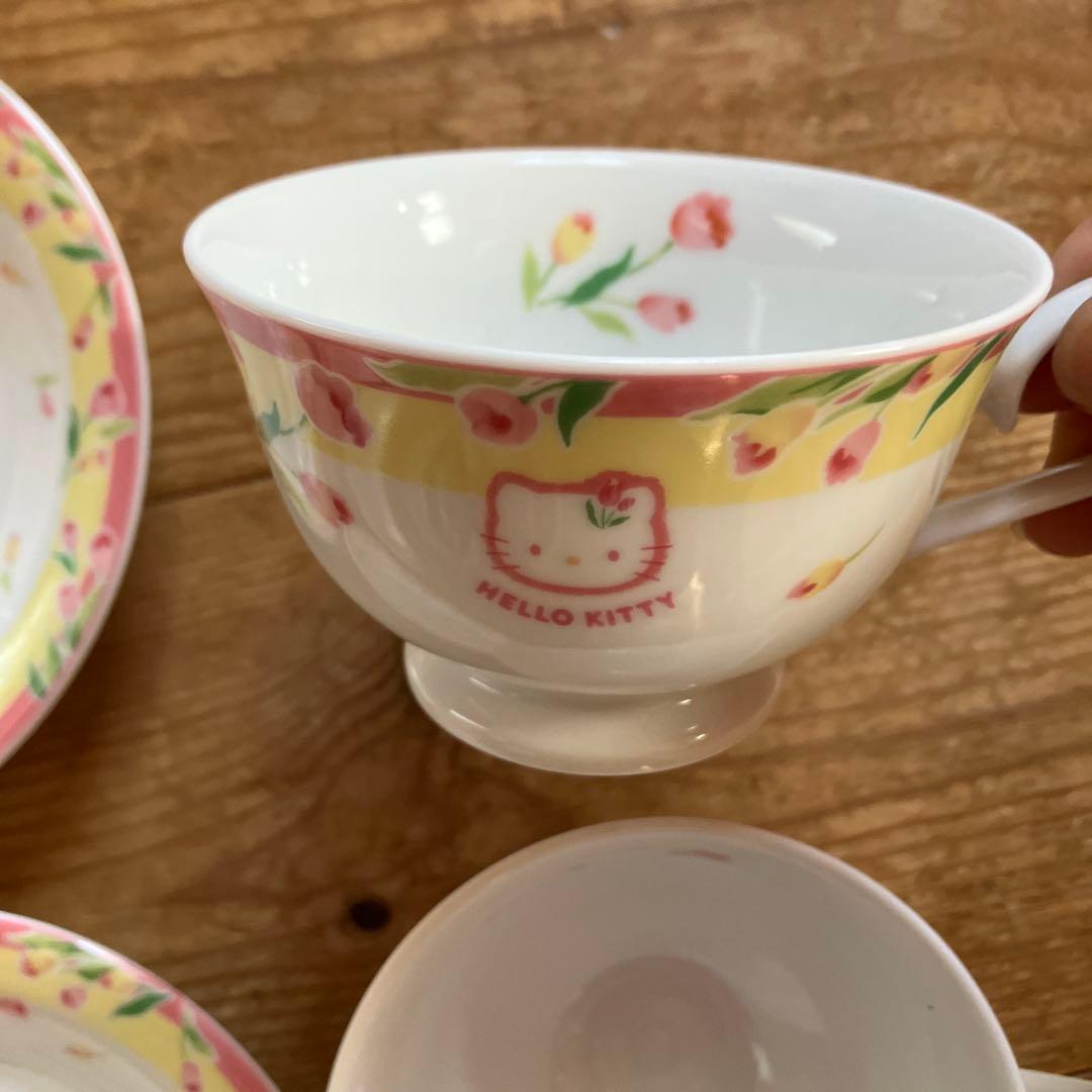 HELLO KITTY 食器セット 花柄