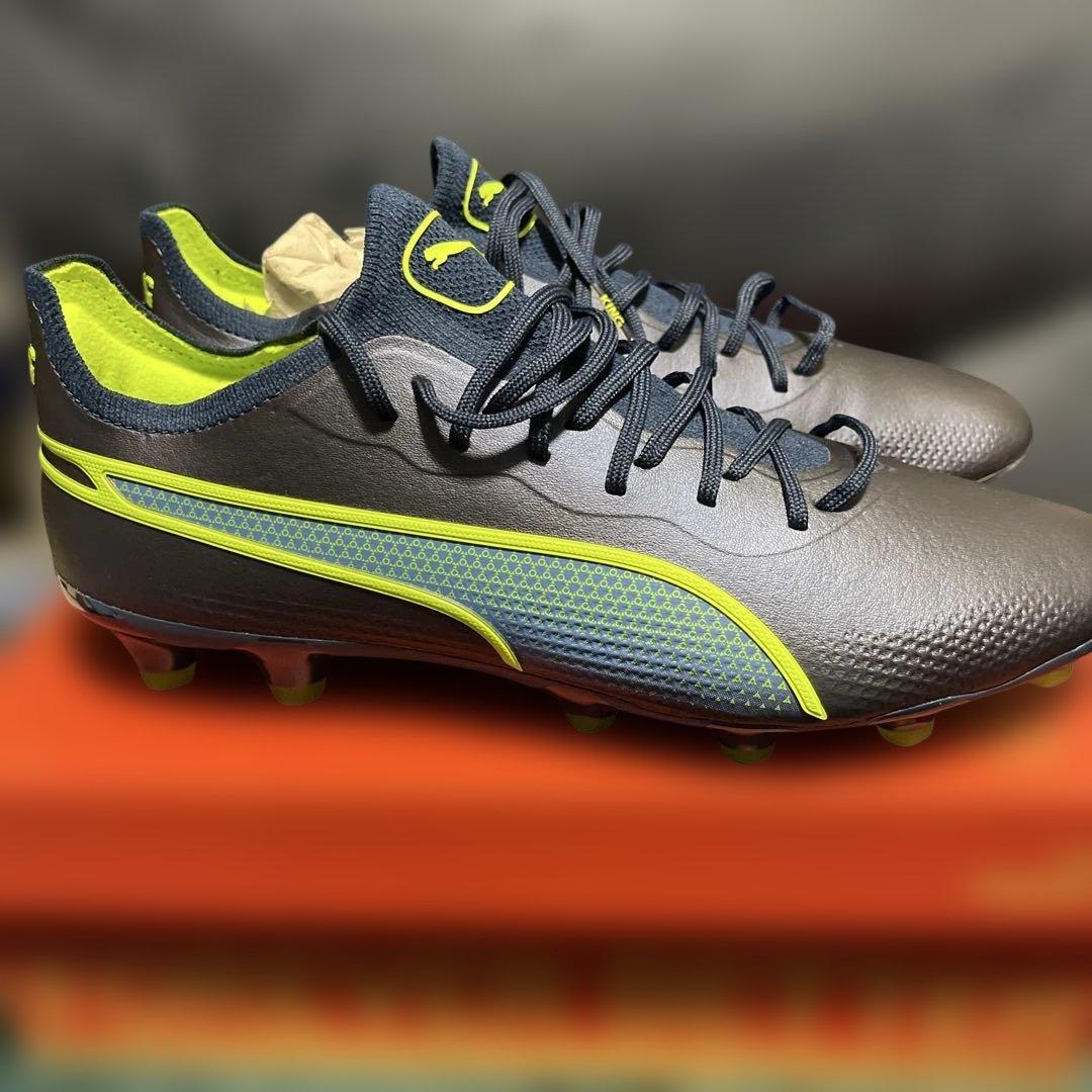 新品タグ付きPuma キングアルティメットHG AG ￼サッカースパイク27㎝