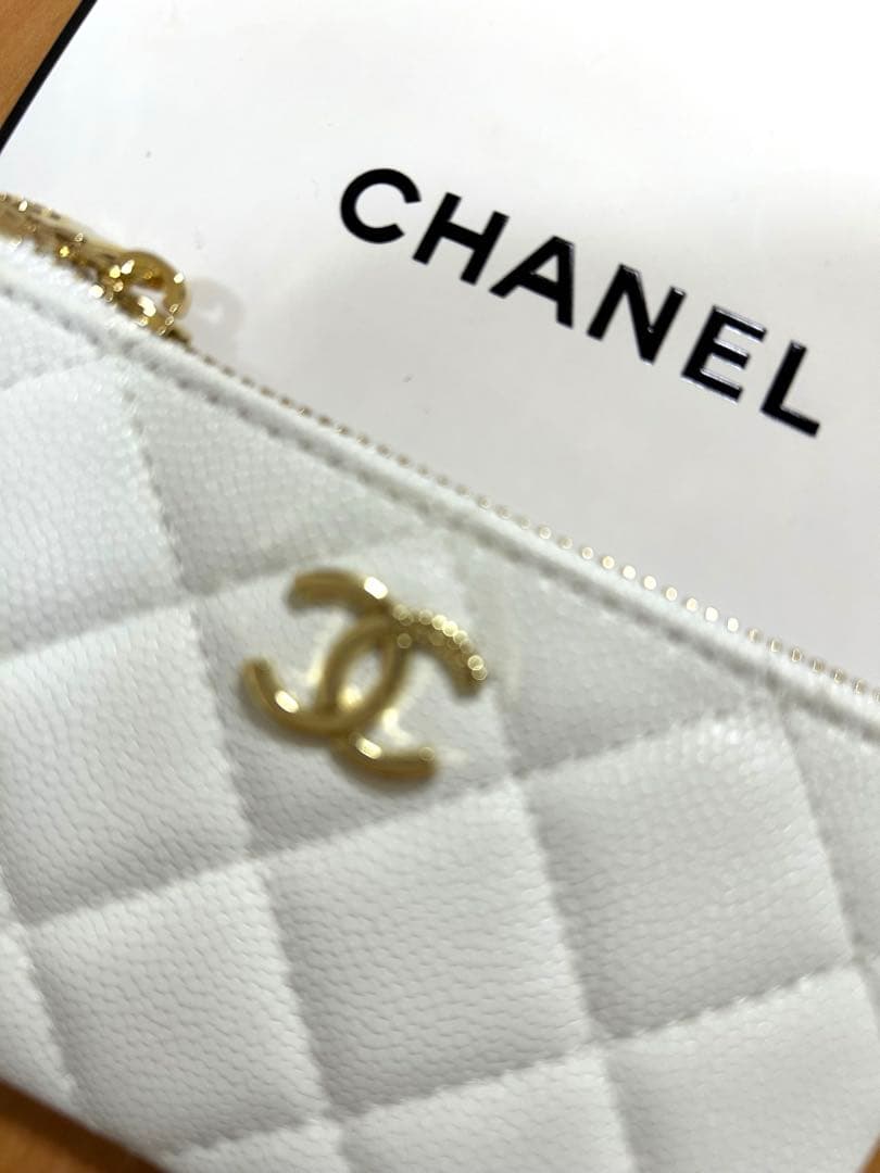 シャネルCHANEL ノベルティケース　レア！新色ホワイト