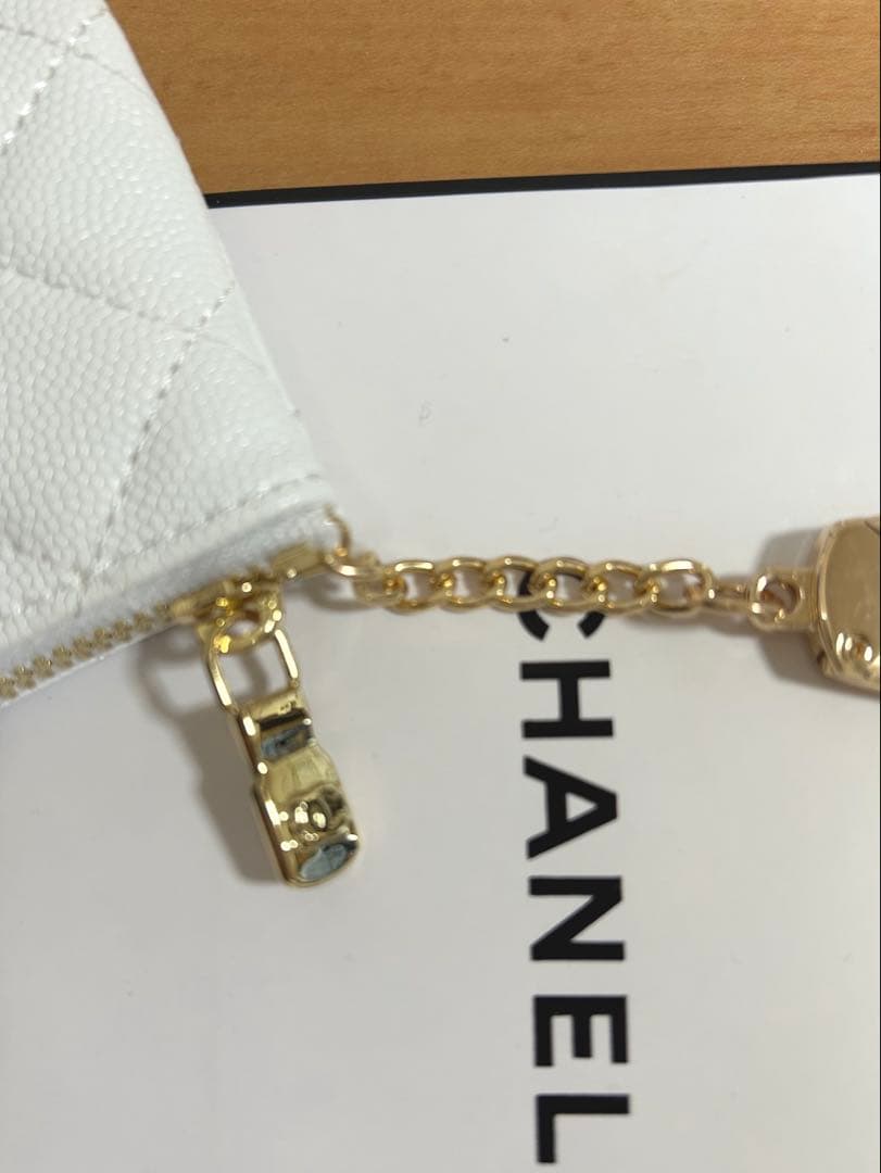 シャネルCHANEL ノベルティケース　レア！新色ホワイト