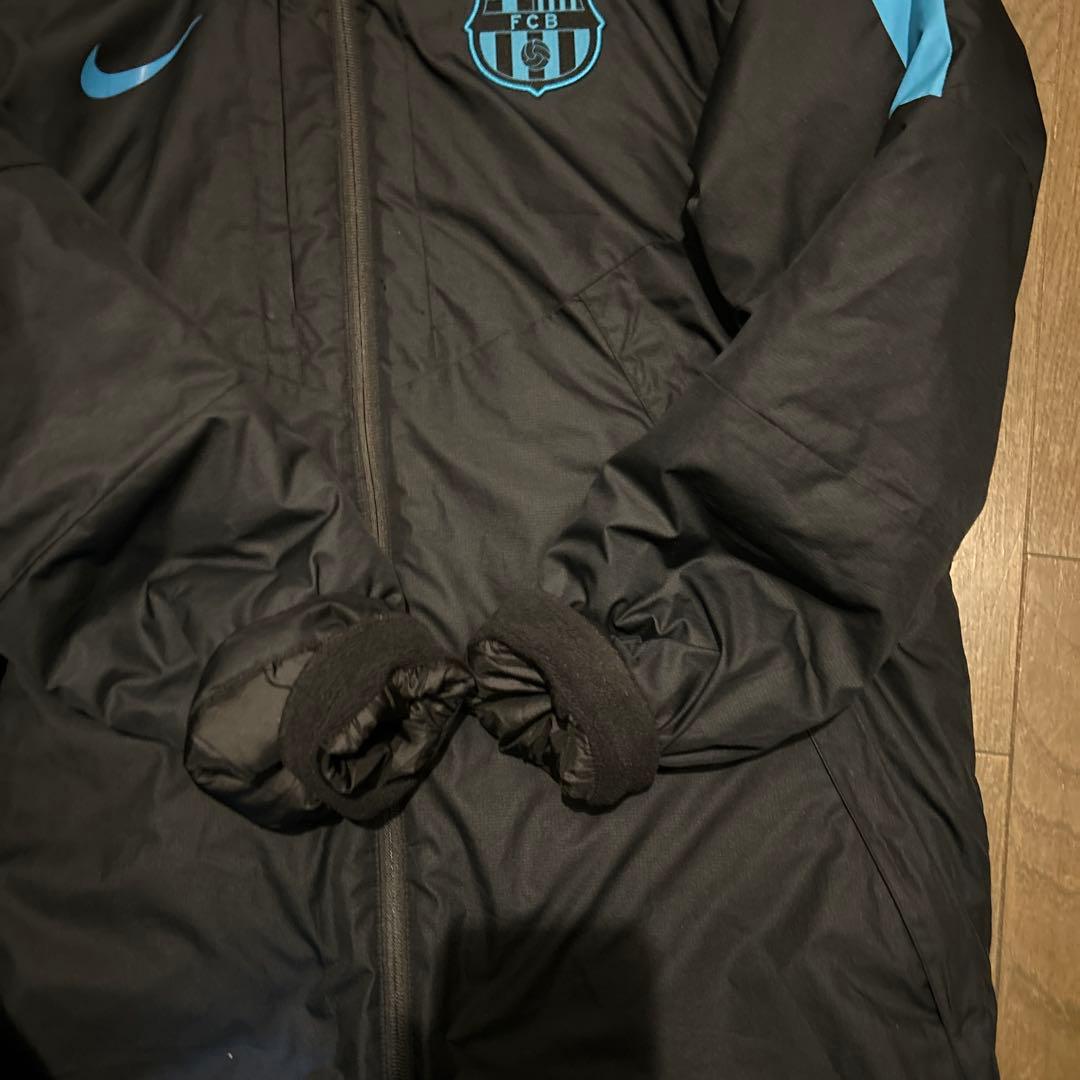 Nike バルセロナ ベンチコート 黒/青