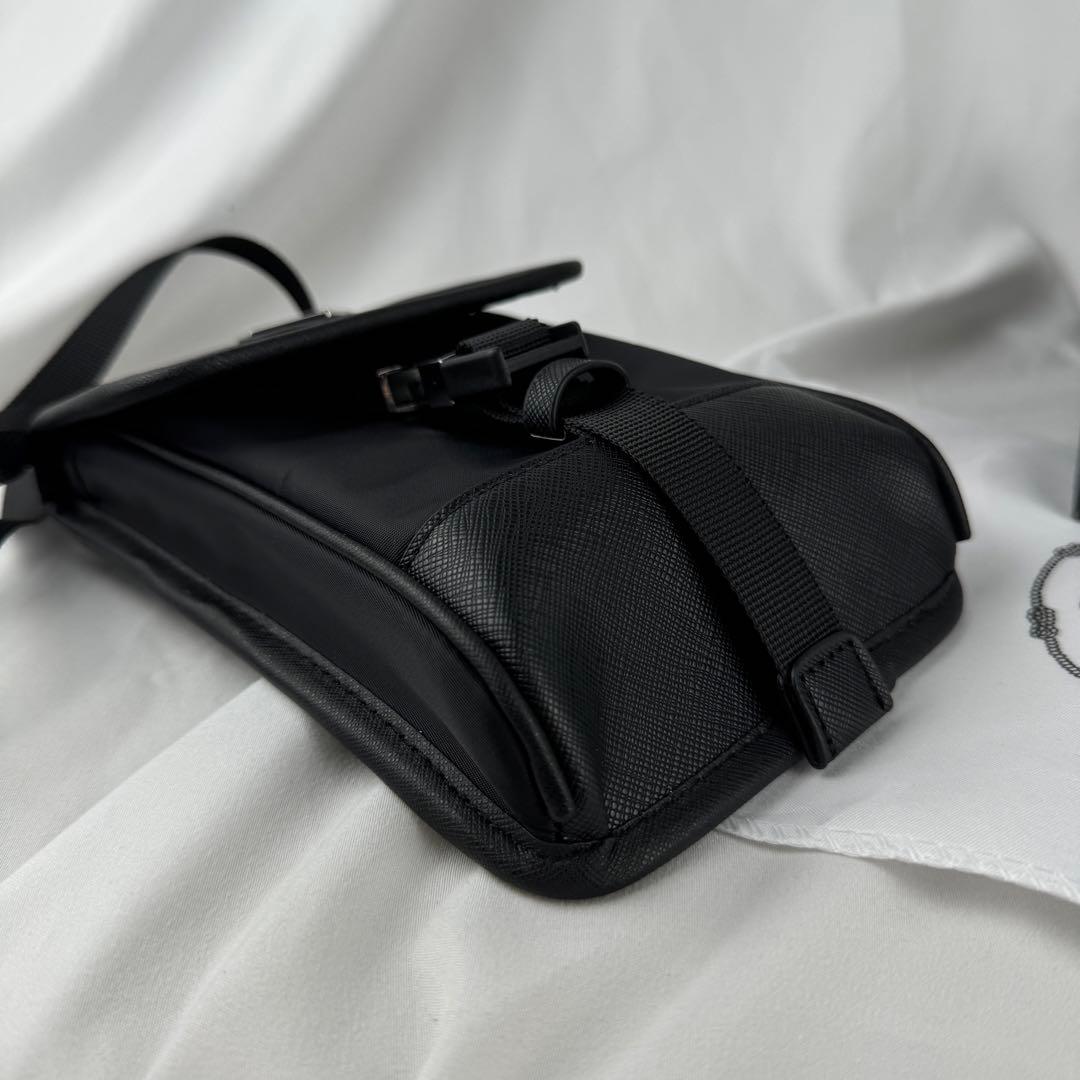 PRADA プラダ スマホショルダーバッグ ブラック