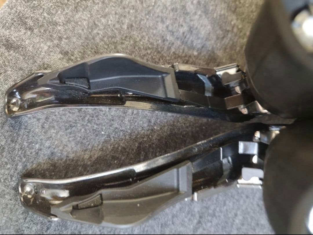 シマノ ULTEGRA ST-R8020 デュアルコントロールレバー