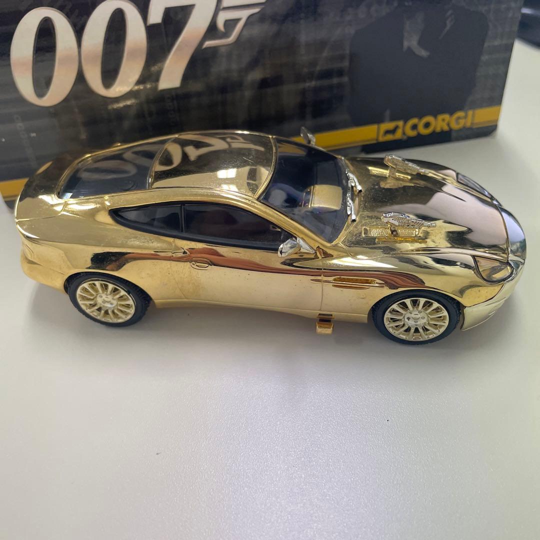 007 1/36 アストンマーチンv12 40周年記念