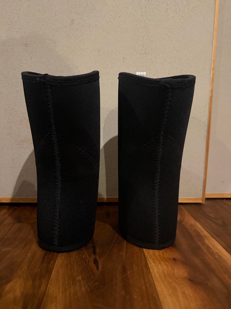 試着のみ超美品タイタンTITAN TKS ニースリーブ Mサイズ