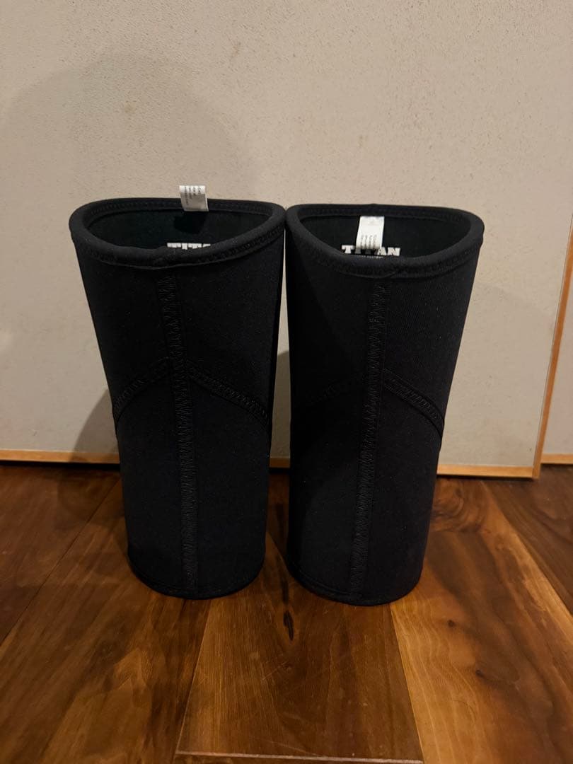 試着のみ超美品タイタンTITAN TKS ニースリーブ Mサイズ