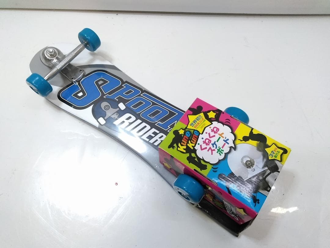 未使用 Spoonrider スプーンライダー キッズスケートボード △