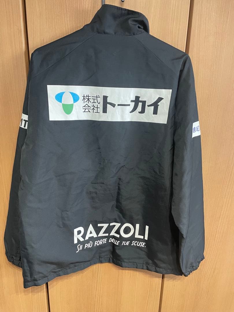 FC岐阜 RAZZOLI ウインドブレーカー