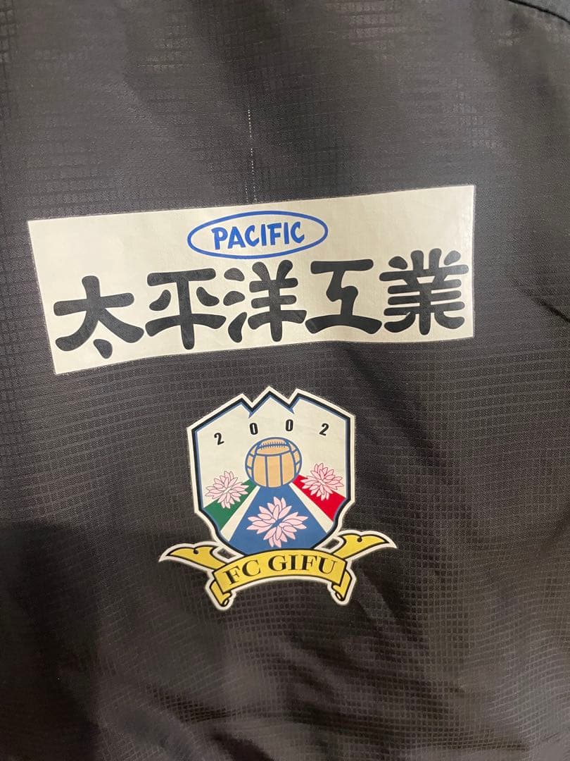 FC岐阜 RAZZOLI ウインドブレーカー