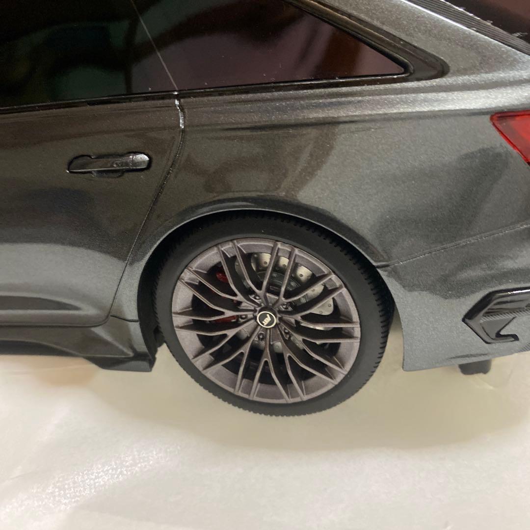 1/18 アウディ　アプト　RS6-R グレー