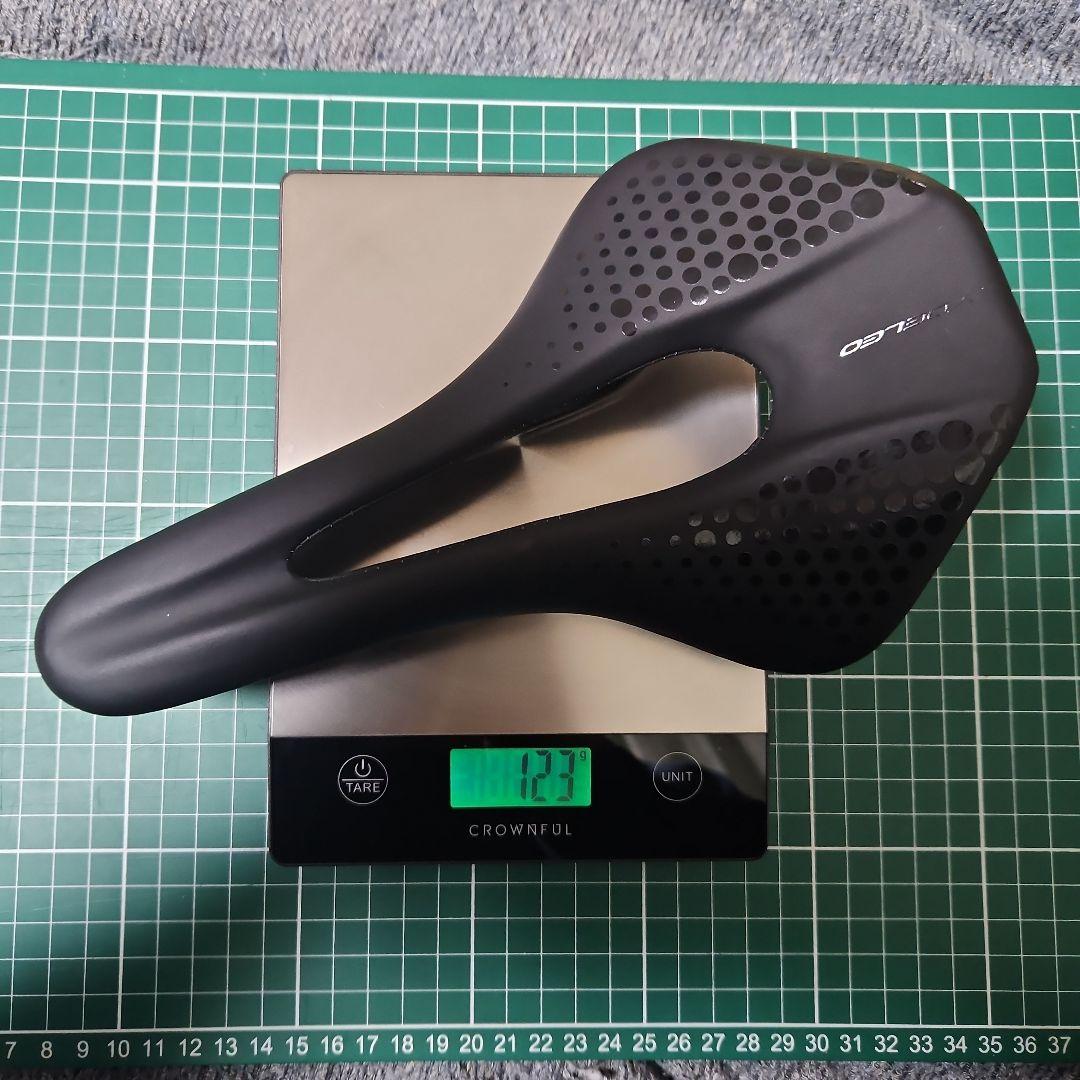 YOELEO カーボンサドル 123g