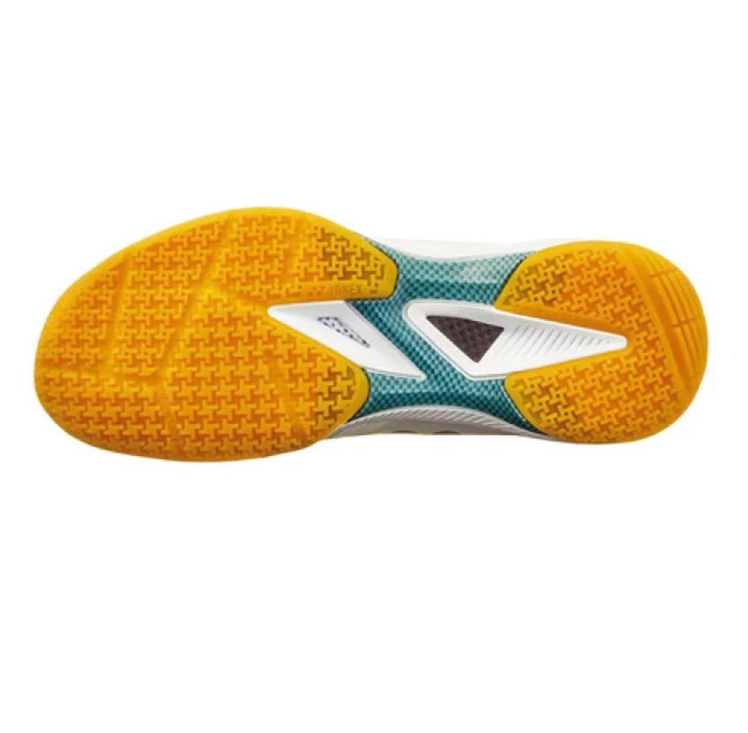 YONEX パワークッション65Z4ワイド バドミントンシューズ　25.5