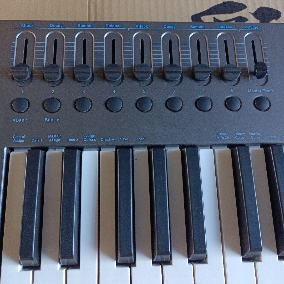 Nektar IMPACT LX49+ シンセサイザー