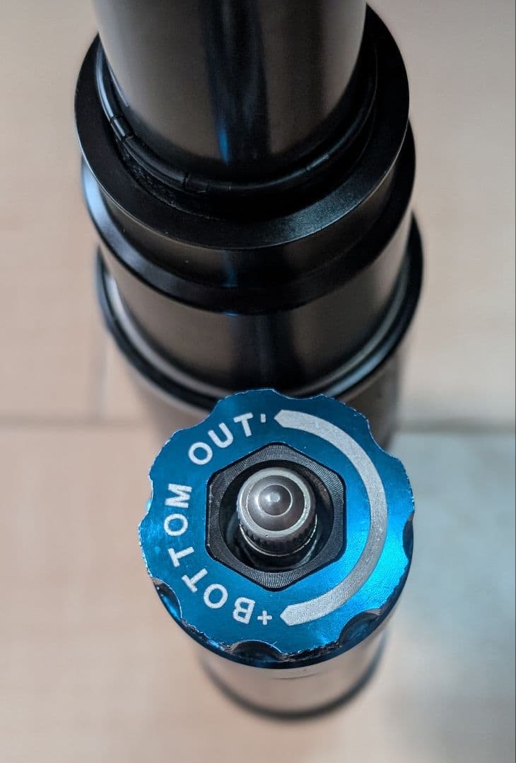 FOX DHX 5,0 200mm リアサスペンション ジャンク品