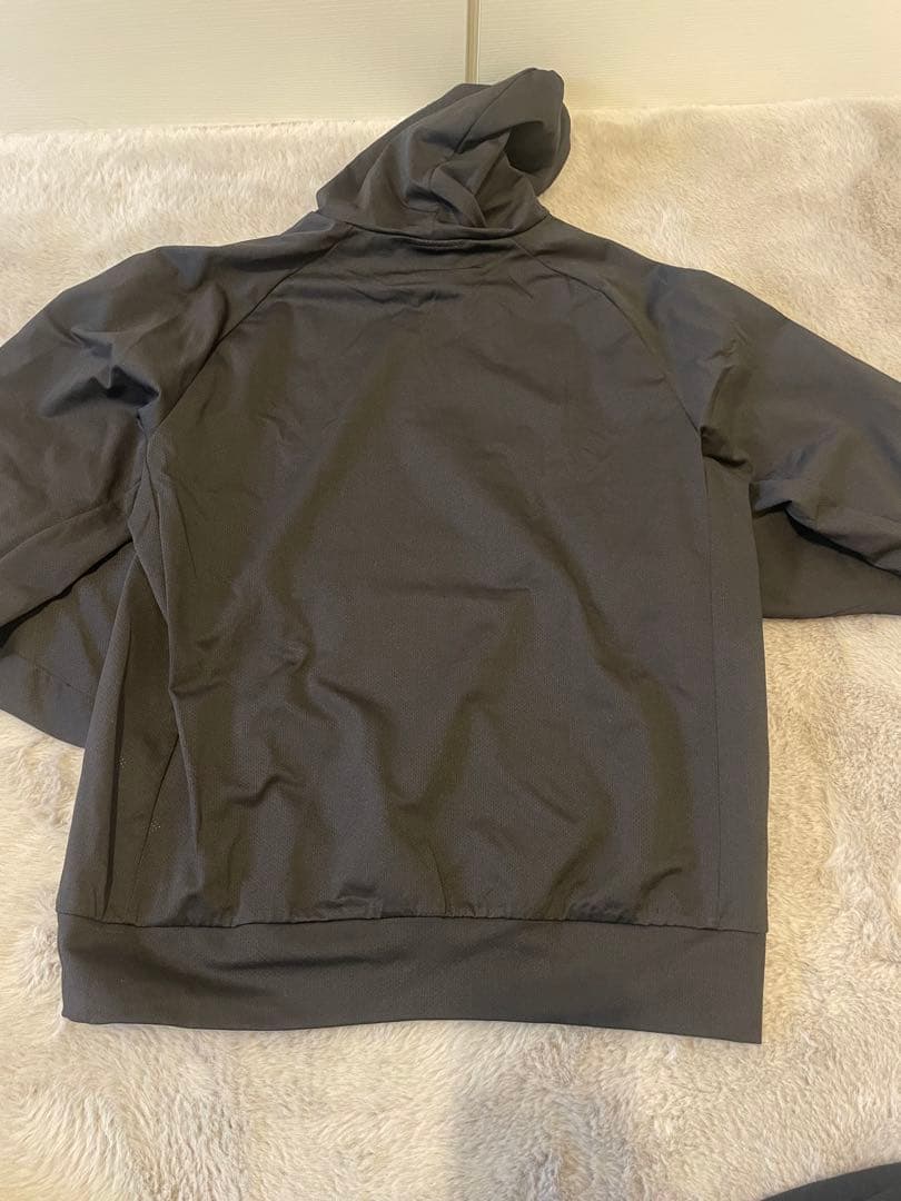 ATHLETA 新品未使用‼️フード付きジャージ 黒