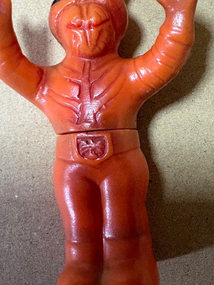 エンゼル　「磁石あそび」シリーズの仮面ライダーソフビ　たぶんカマキリ男
