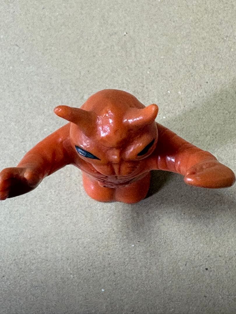 エンゼル　「磁石あそび」シリーズの仮面ライダーソフビ　たぶんカマキリ男
