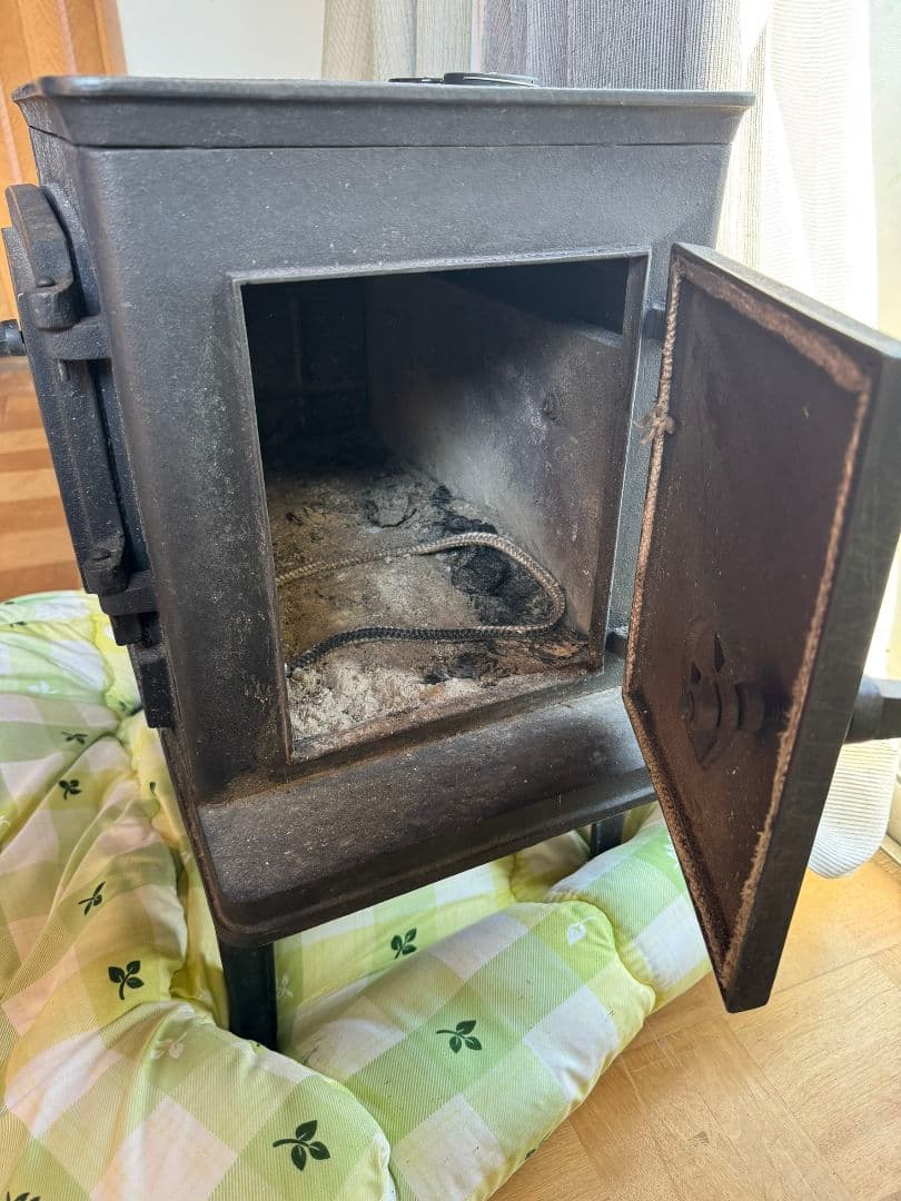 鋳鉄製 薪ストーブ 4本火床　家庭用