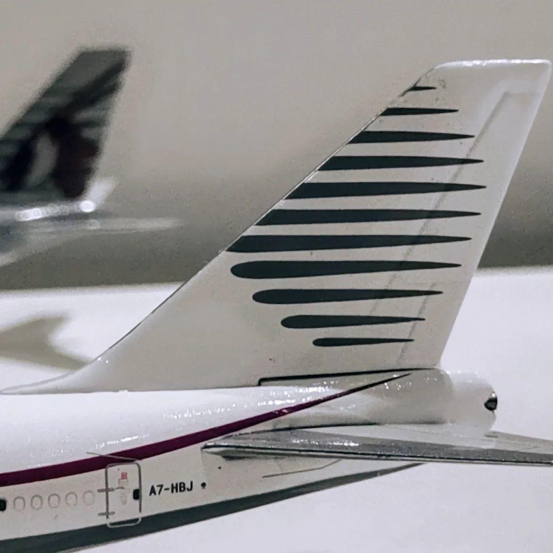 航空機・ヘリコプター QATAR AMIRI FLIGHT B747-8KB 1/400
