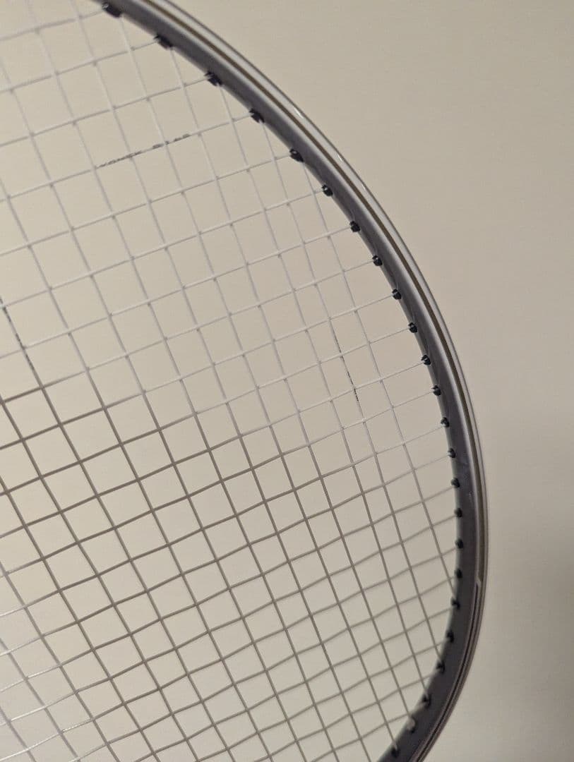 美品中古　２０２４年版　YONEX Carbonex 20 バドミントンラケット