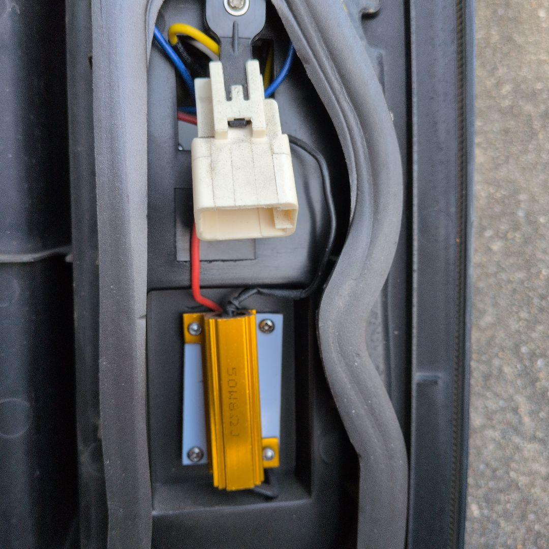 ハイエース　ヴァレンティ☓レガンス　ZLEGANCE LEDテールランプ