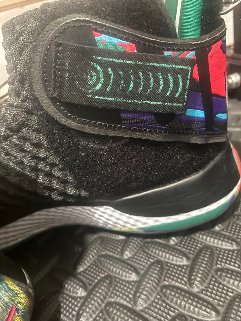 NIKE　エアズーム　ユニバース フライイーズ　28cm