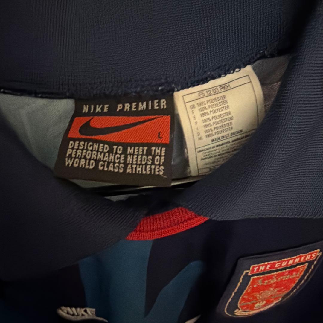Nike Arsenal シャツ 青色 稲妻模様 アーセナル