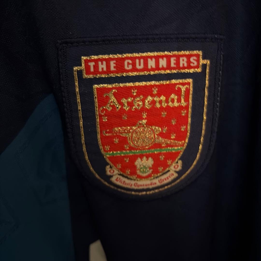 Nike Arsenal シャツ 青色 稲妻模様 アーセナル