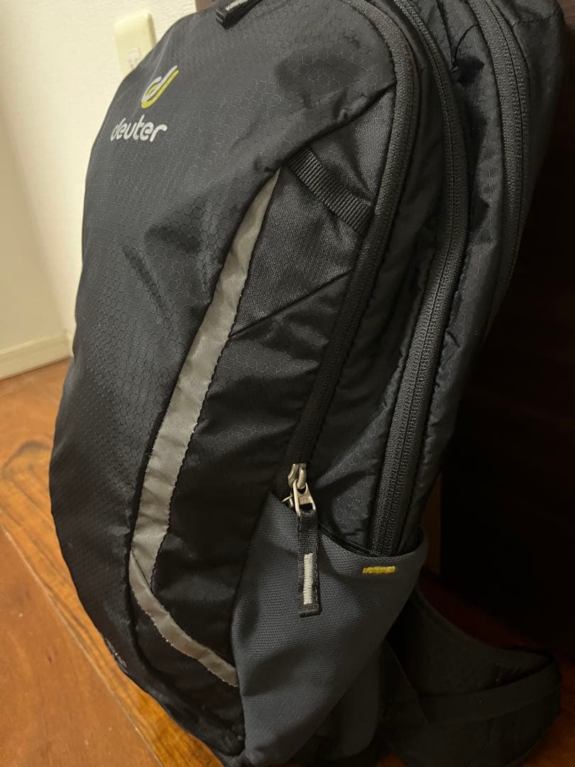 新古美品！deuter Race EXP AIR 14+3 リュック雨カバー付き