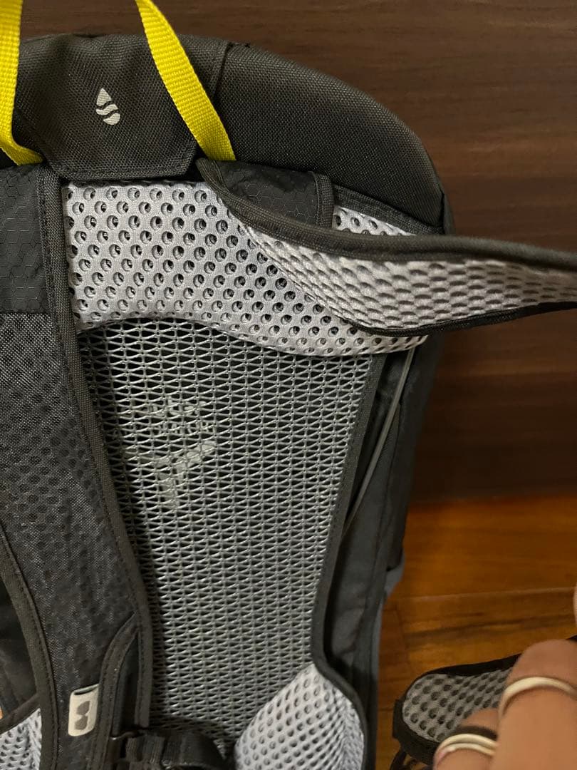 新古美品！deuter Race EXP AIR 14+3 リュック雨カバー付き