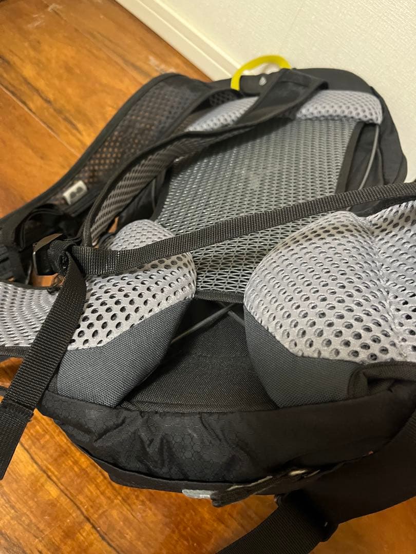 新古美品！deuter Race EXP AIR 14+3 リュック雨カバー付き