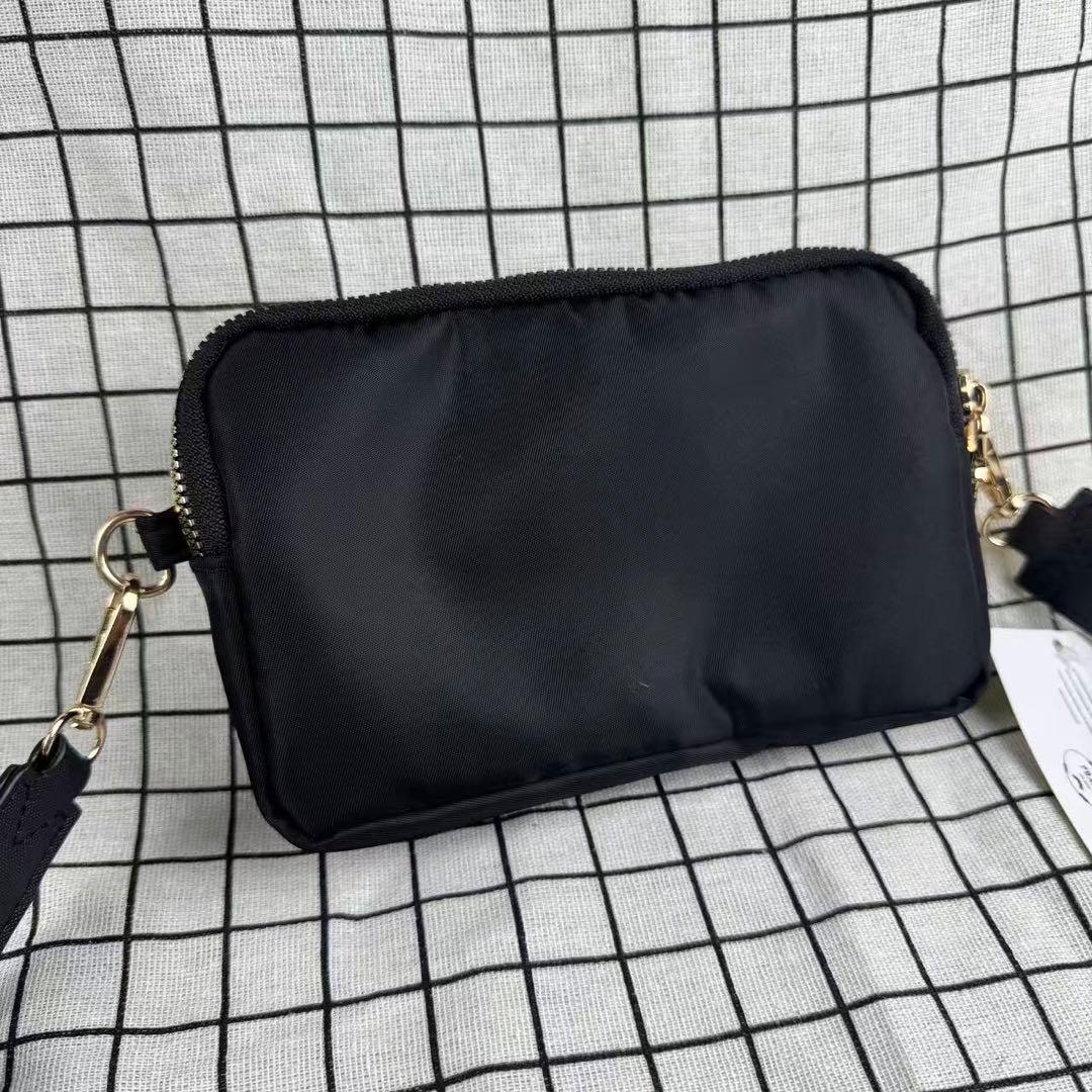 ショルダーバック　PRADA ノベルティ ブラック