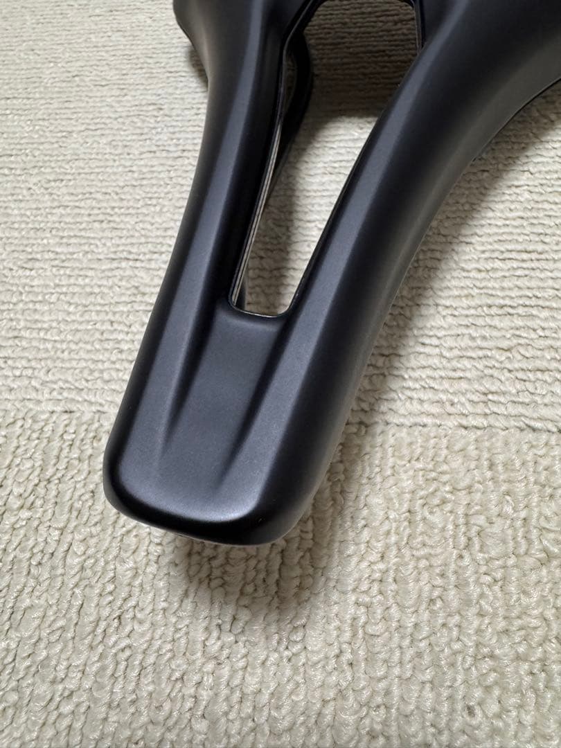 FIZIK ARGO TEMPO R5 サドル 150mm ブラック