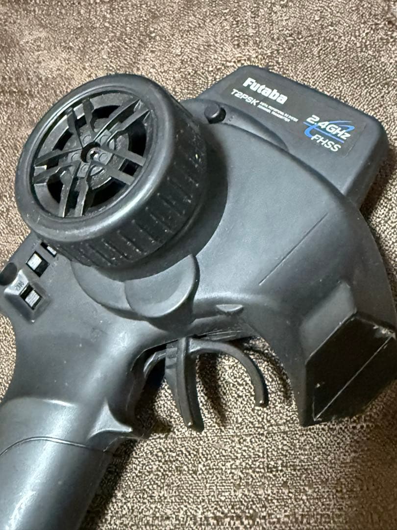 フタバ　2PSK-2.4g R202GF 送受信器　レシーバー　値下げ交渉不可