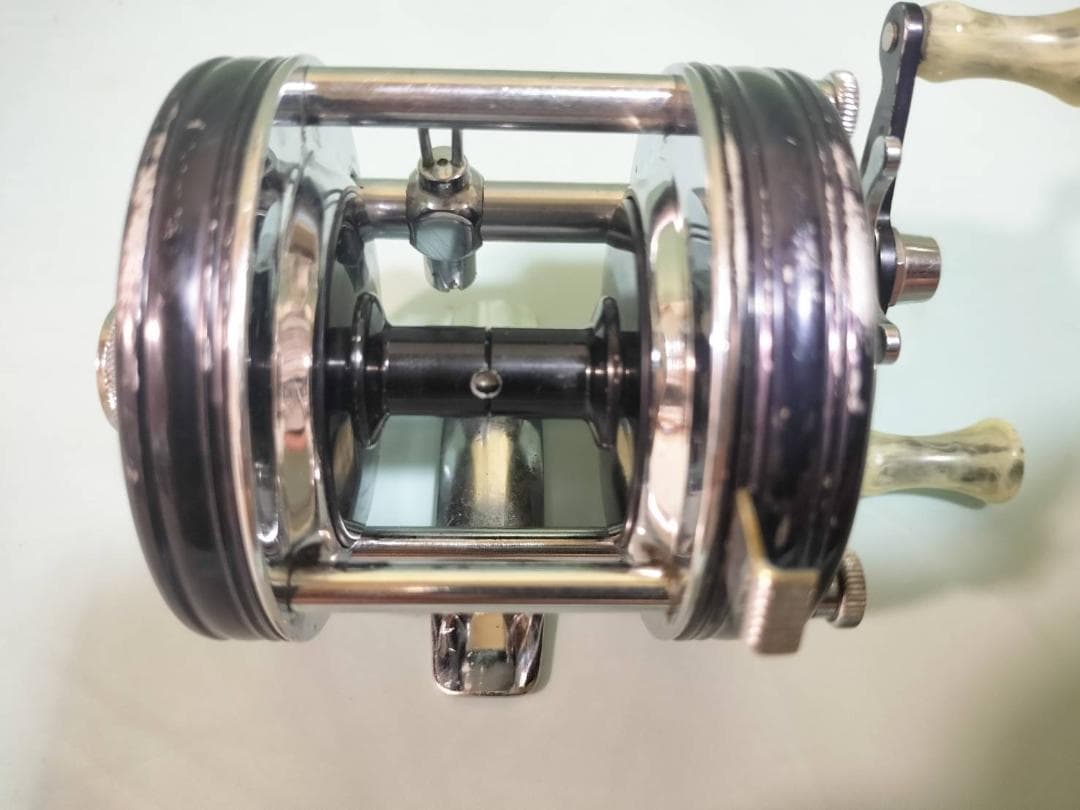 ★アブガルシア　アンバサダー5000C　ビンテージ　リール　ブラック
