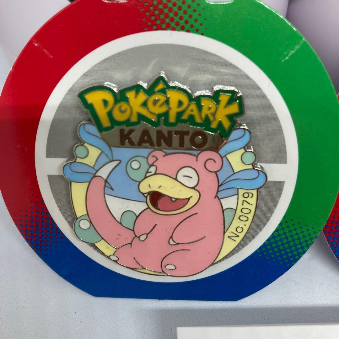 ポケパークカントー ヤドン ヤドラン モンスターボール付 ピンバッジ
