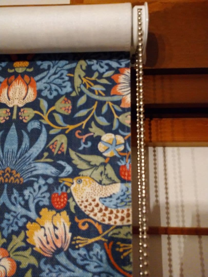William Morris ウイリアムモリス　いちご泥棒 ロール カーテン