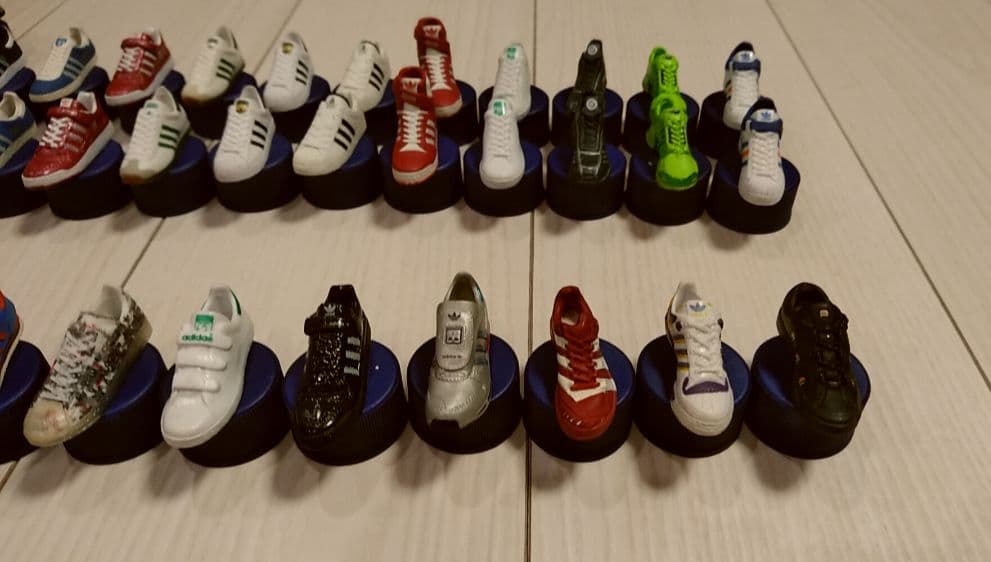 adidasスニーカーフィギュア×ペプシ
