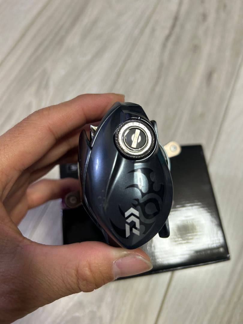 DAIWA 25TATULA SVTW 100HLベイトリール