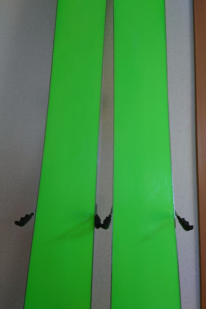 未使用品　K2 スキー板POWABUNGA 184cm
