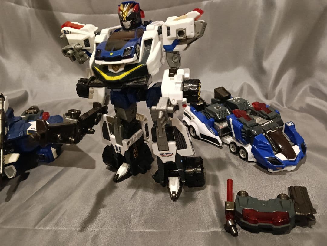 トミカ　ドライブヘッド　サイクロンインターセプター＆ブリッツメカ　中古品セット