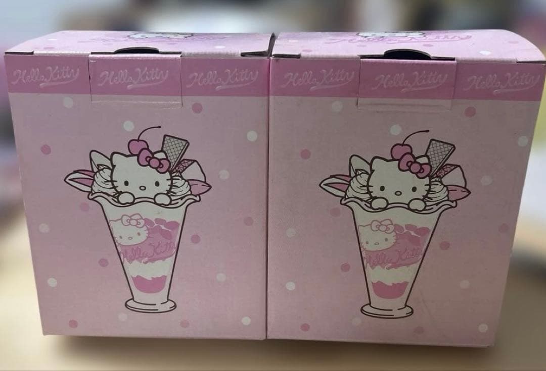 レア　ハローキティ　パフェグラス　２個セット　平成レトロ　希少